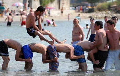 Yurdum insanına yine çok güleceksiniz - Resim: 4