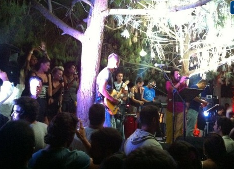 Emre coştu, güzellerle coşturdu! - Resim: 4