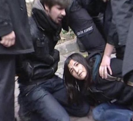 Gül'ü böyle protesto ettiler - Resim: 3