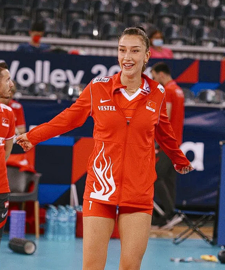 Milli voleybolcu Hande Baladın'a 'asitli tehditte' yeni gelişme - Resim: 2