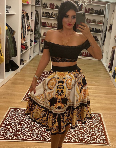 Ebru Polat otel odasında sesten rahatsız oldu!Bam bam bam... - Resim: 1