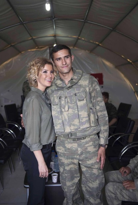 Gülben Ergen Nusaybin'de! İşte o kareler... - Resim: 4