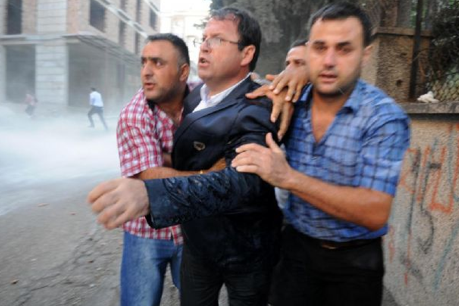 CHP'li vekil TOMA'ya karşı - Resim: 2