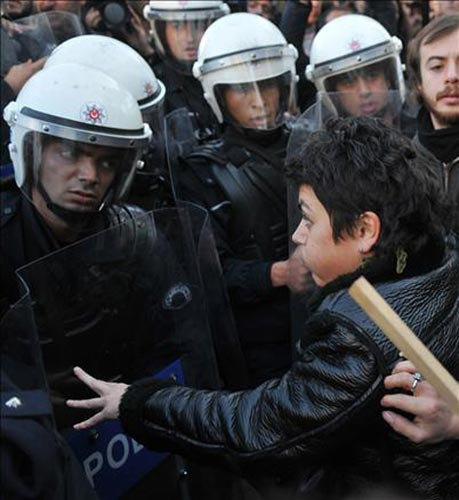 Kadına yönelik şiddete hayır! - Resim: 4