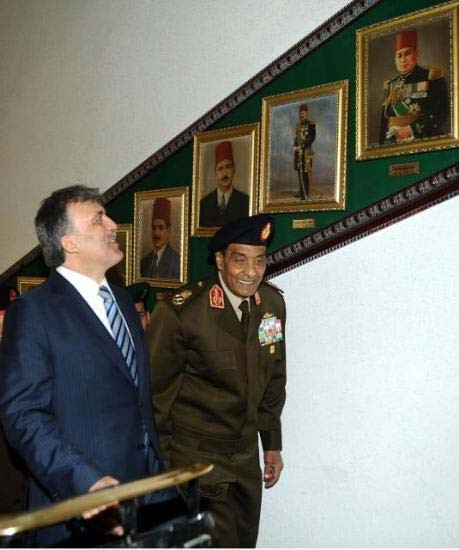 Mübarek'siz Mısır'da böyle karşılandı - Resim: 2