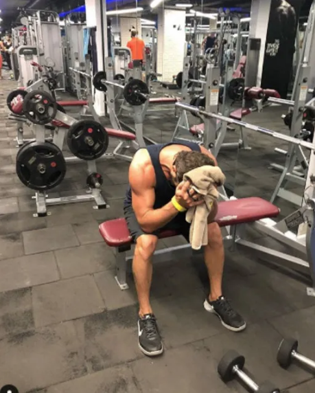 Ahmet Kural sosyal medyayı salladı! Kendini spora adadı - Resim: 1