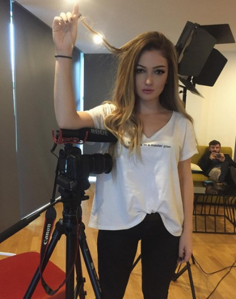 Danla Bilic kimdir sosyal medyanın yeni fenomeni - Resim: 4