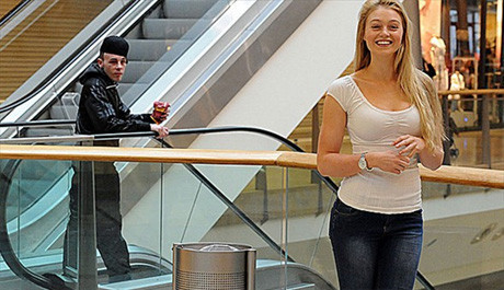 Kalça kamerası popoya bakanı yakaladı - Resim: 4