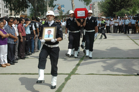 Polis şehitleri törenle uğurlandı - Resim: 1