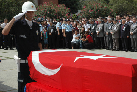 Polis şehitleri törenle uğurlandı - Resim: 4