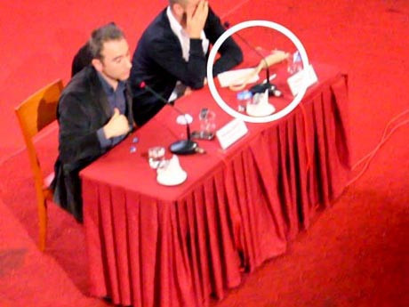 Yazarlara saldırı - Resim: 1