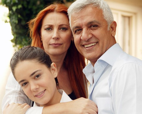 Talat Bulut'un eşi kimdir? Taciz ifşasını yapan kızından bile küçük... - Resim: 2