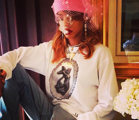 Rihanna'dan esrar skandalı! - Resim: 4