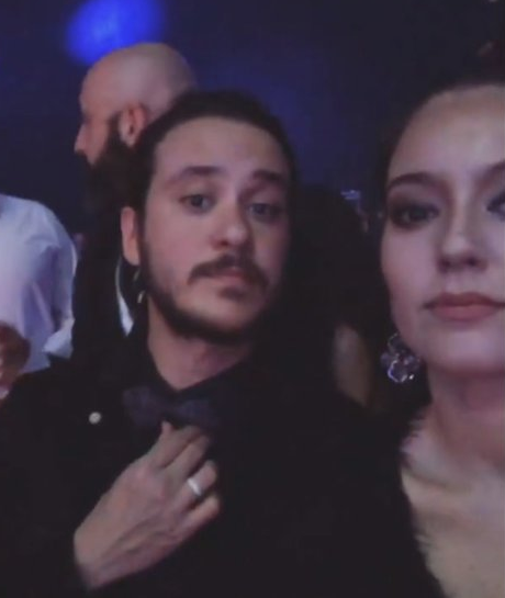 Geceye damga vuran ateşli öpücük! - Resim: 1