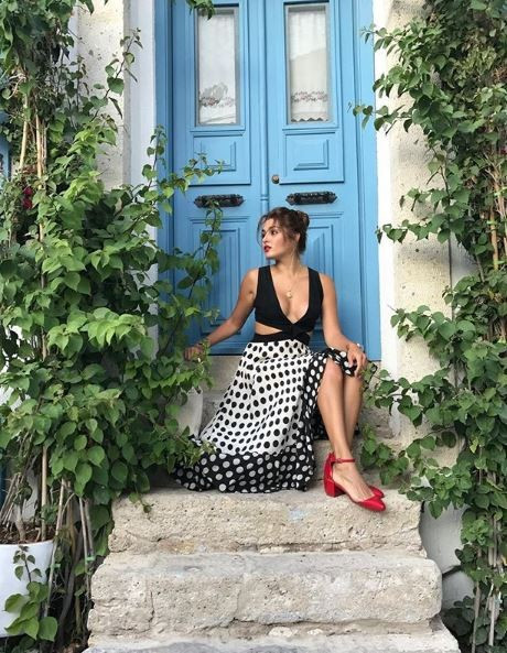 Hande Erçel'in aşkı böyle ifşa oldu hem de eski sevgilisinin en yakın arkadaşı - Resim: 1