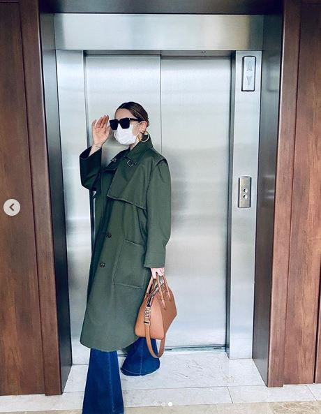 Hadise yasak sonrası sokağa çıktı! Paylaştığı pozlar olay oldu - Resim: 4