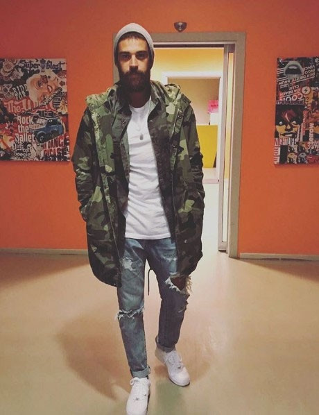 Eşine 'Annesi gibi' denen Yiğit İzik: 'Herkes haddini bilecek' - Resim: 2