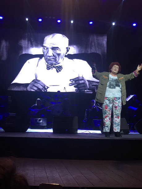 Selda Bağcan'ın Türkiye'nin Madonna'sı olacak dediği şarkıcı - Resim: 3