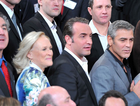 Ünlü oyuncu avucunu yaladı - Resim: 3