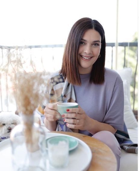 Ünlü oyuncu Bergüzar Korel'in efsane dönüşü ses getirdi! Sevdiklerine böyle duyurdu.. - Resim: 1