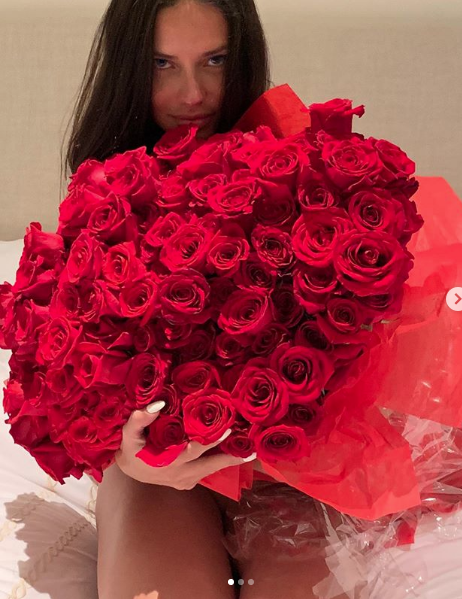 Adriana Lima'nın çıplak pozu olay! Türk iş insanı Emir Uyar'la aşk yaşıyor - Resim: 2