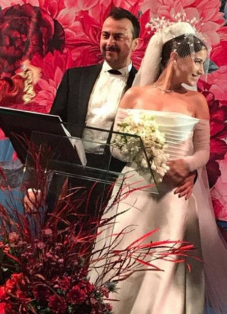 Hazal Kaya Ali Atay oğulları Fikret Ali'yi kucaklarına aldı İşte bebeklerinin ilk fotoğrafı - Resim: 3