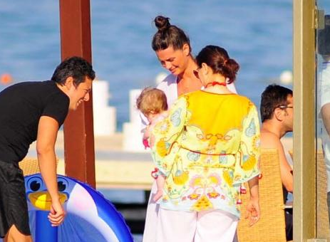 Kızıyla ilk kez görüntülendi - Resim: 2