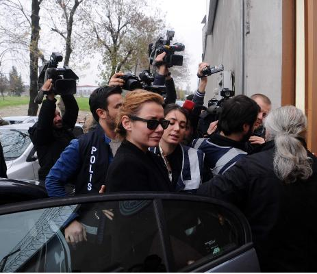 Deniz Seki cezaevindeki ilk gecesinde krize girdi! - Resim: 4