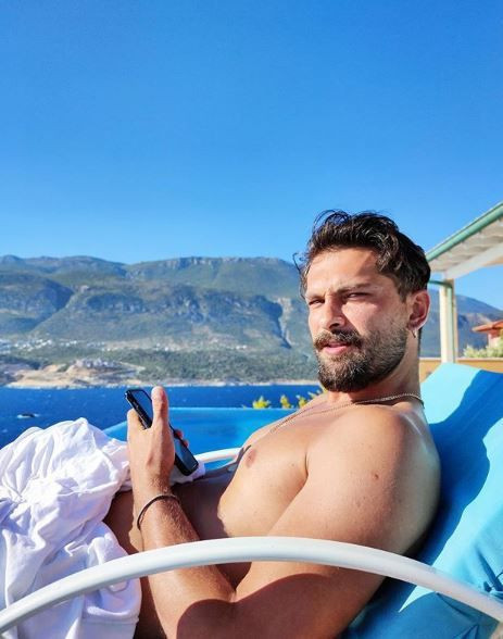 Bomba gibi düştü! Onur Tuna sunucu Yağmur Karabal ile tatildeler - Resim: 4