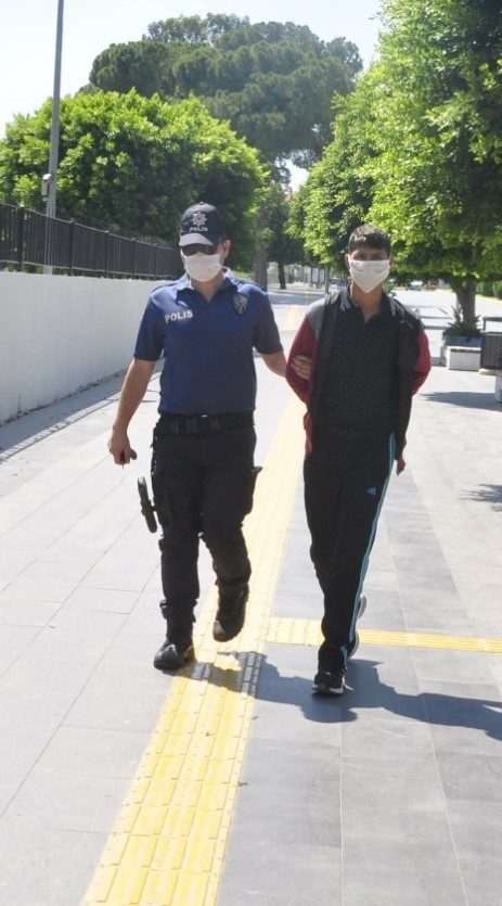 Antalya'da açık pencere hırsızı yakalandı - Resim: 0