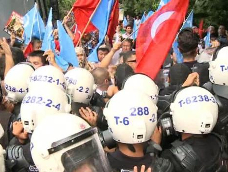 Polisten onlar da nasibini aldı - Resim: 2