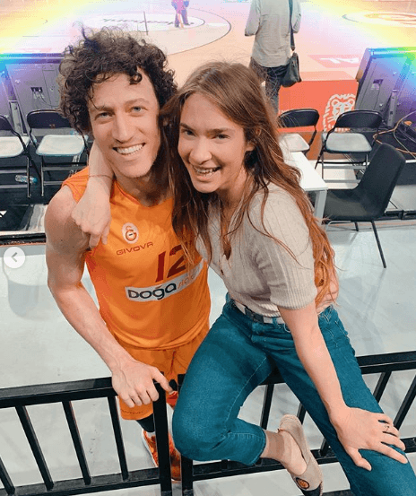 Müge Boz nişanlısı Caner Erdeniz ile galibiyeti böyle kutladı - Resim: 1