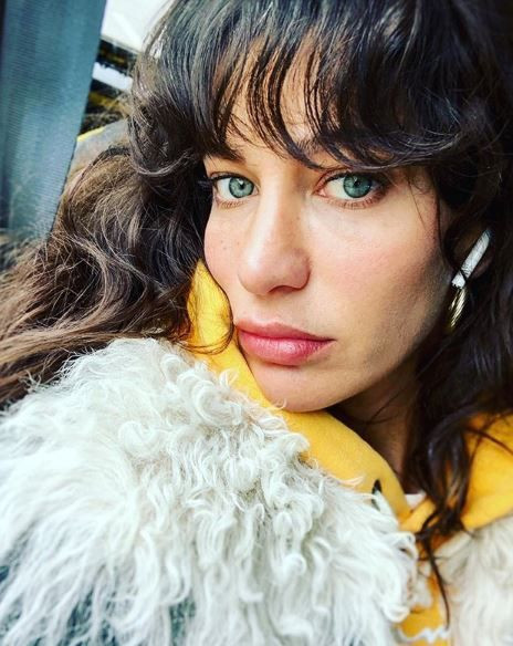 Berrak Tüzünataç ve sevgilisi Berk Suyabatmaz rotayı Ege'ye çevirdi! - Resim: 4