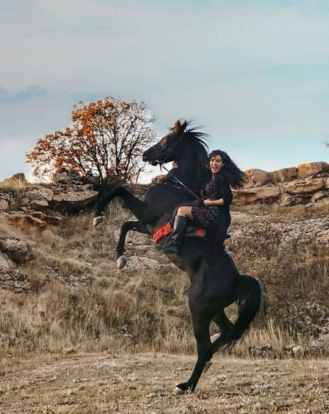 ATV'deki Hercai'nin Reyyan'ı Ebru Şahin'in hesabına spam baskını - Resim: 4