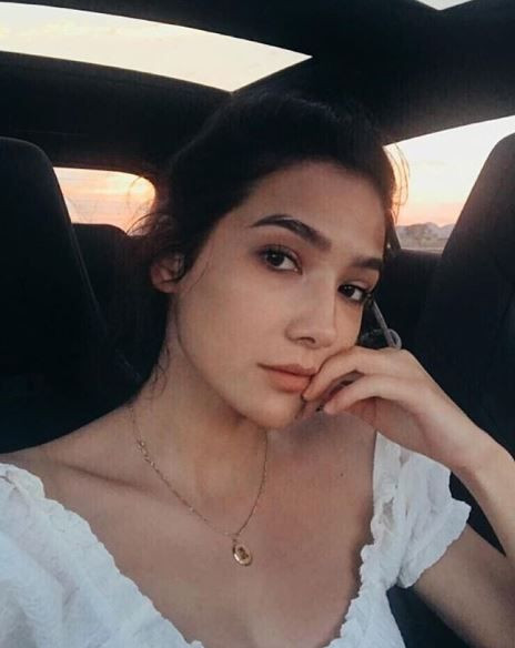 Aybüke Pusat plajda bikinili görüntülendi! Sinirden çılgına döndü - Resim: 1