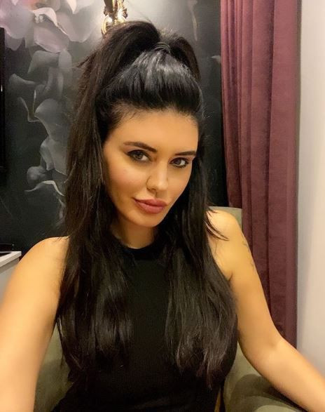 Ebru Polat hak yoluna döndü hayranıyla evleneceğini işte böyle duyurdu - Resim: 1