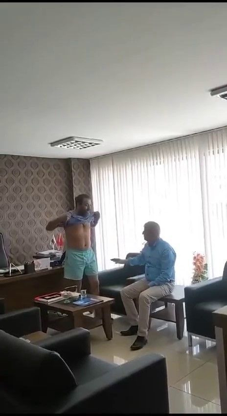 "34 gündür suyum akmıyor" deyip ASAT Alanya Şubesi'ni bastı, evinin vanası kapalı çıktı - Resim: 2