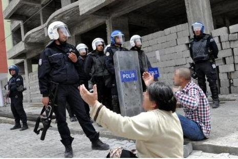 Oğlunu kurtarmak için böyle yalvardı - Resim: 3