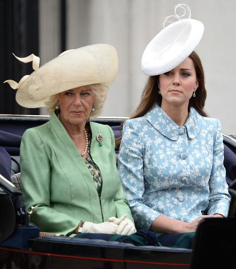 Kate Middleton doğumdan sonra ilk kez görüntülendi - Resim: 4