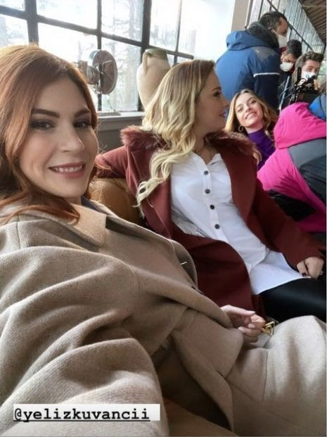 Sadakatsiz'in setinden Cansu Dere Melis Sezen paylaştı ikili büyüledi - Resim: 4
