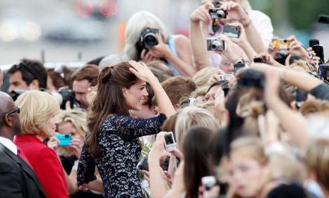Prensesi giydiren Türk tasarımcı - Resim: 4