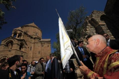 Akdamar'da çanlar ikinci kez çaldı - Resim: 2