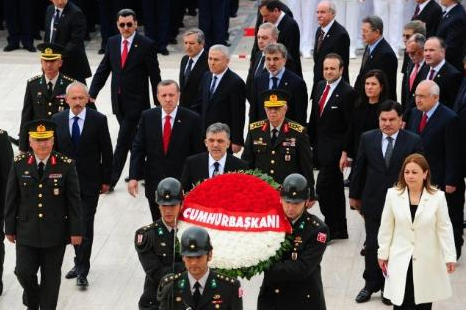 Devlet erkanı Ata'nın huzurunda - Resim: 2