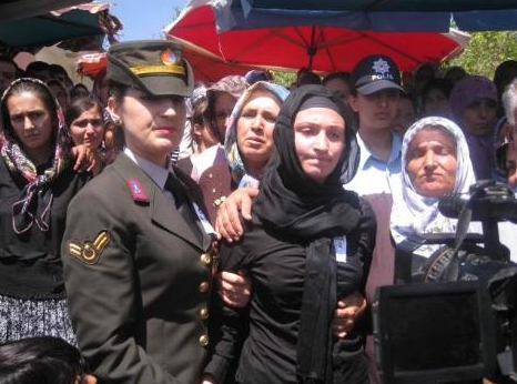 Kahramanmaraş şehidine ağladı! - Resim: 4
