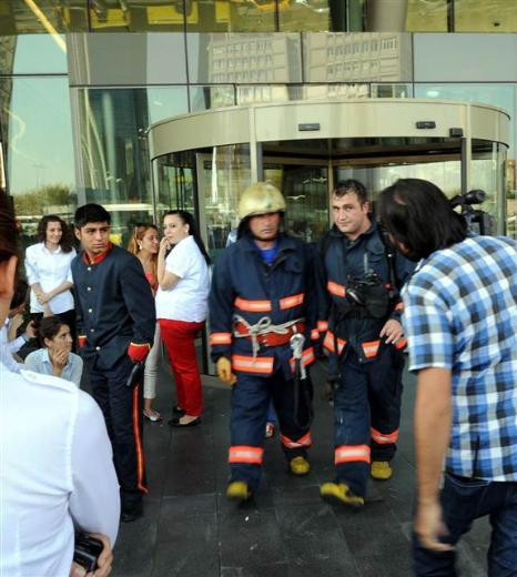 Sapphire'de yangın paniği - Resim: 1