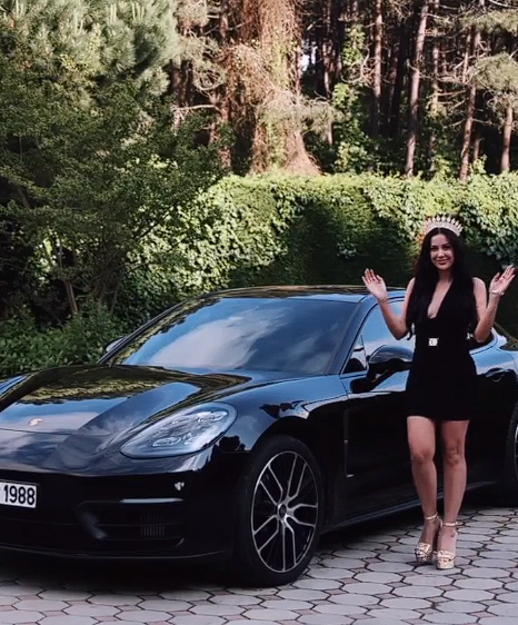 Dilan Polat ve Engin Polat'a ait lüks araçlar çekicilerle götürüldü, İstanbul İl Emniyet Müdürlüğünde sergilendi - Resim: 2