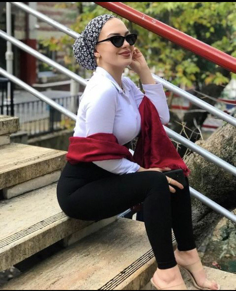 Tiktok fenomeni Esra Rabia Ünal parlak taytıyla resmen sergiledi! "Başındakini bari kirletme" - Resim: 0