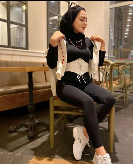 Tiktok fenomeni Esra Rabia Ünal parlak taytıyla resmen sergiledi! "Başındakini bari kirletme" - Resim: 2