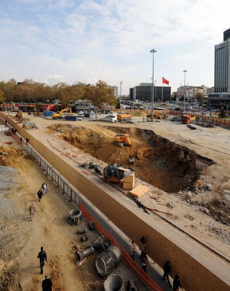 Taksim'de çalışmalar devam ediyor - Resim: 2