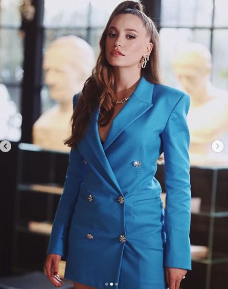 Cem Yılmaz'la aşk yaşayan Serenay Sarıkaya'ya büyük şok! Sesin yatkın değil - Resim: 3